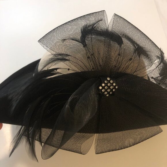 Vintage Mr. Charles Chapeau — Elegant Wide-Brim Hat with Feather & Netting main image 4